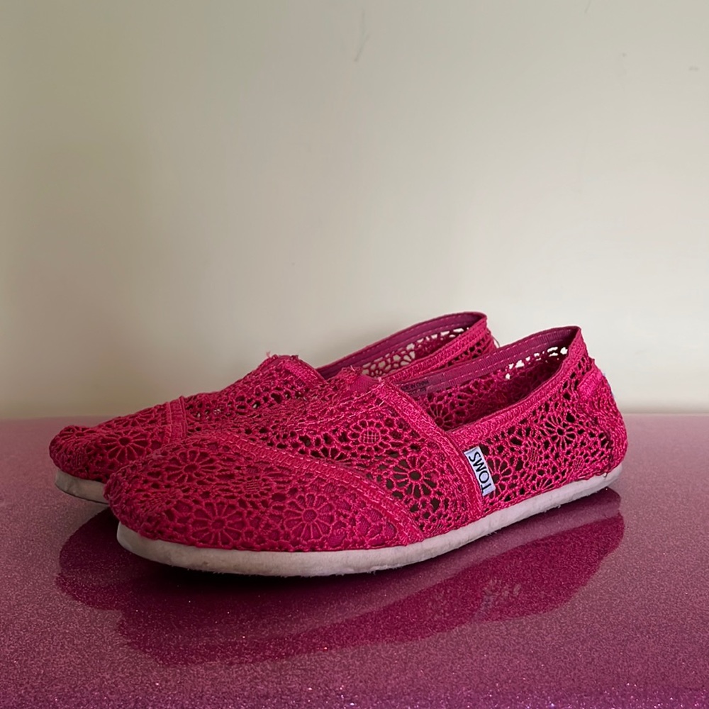 PINK LACE TOMS